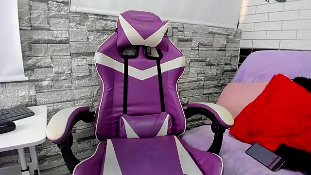 Snapshot of Sienna_Lux01 chatting on February 2026 11:44:01 AM Sienna Lux01 online show from February 2026 11:44:01 AM