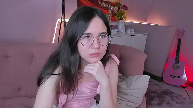 leylamirage online show from March 2026 12:32:01 PM