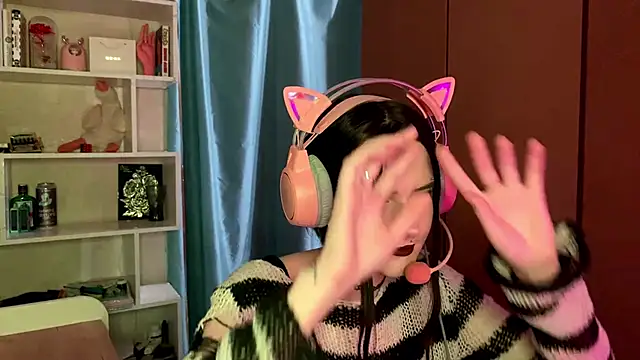 Snapshot of MabelDefina chatting on February 2026 11:07:02 AM MabelDefina online show from February 2026 11:07:02 AM