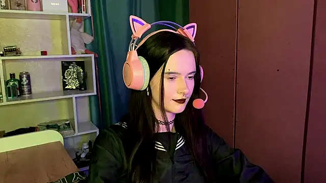 Snapshot of MabelDefina chatting on February 2026 11:10:01 AM MabelDefina online show from February 2026 11:10:01 AM