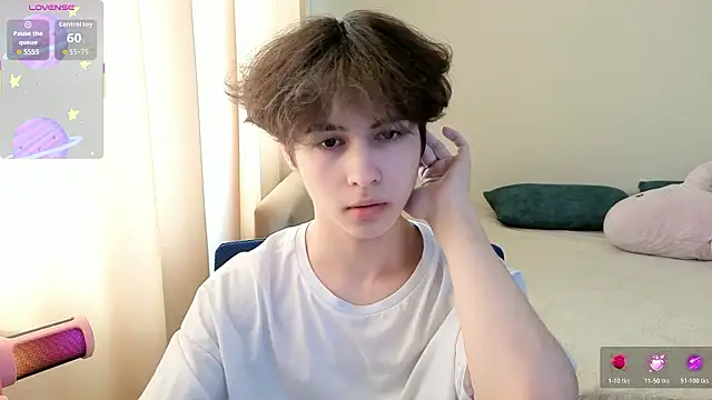 Snapshot of _LukaHayes_ chatting on February 2026 10:04:01 AM LukaHayes online show from February 2026 10:04:01 AM