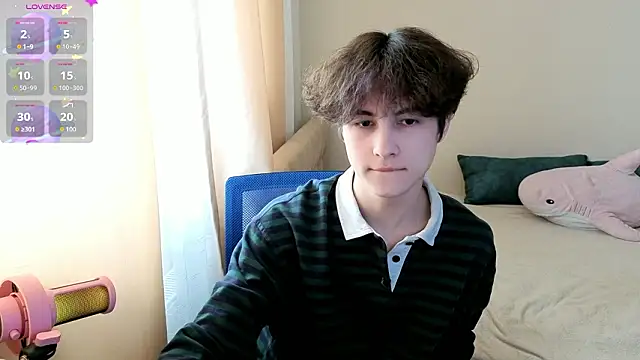 Snapshot of _LukaHayes_ chatting on March 2026 12:00:01 PM LukaHayes online show from March 2026 12:00:01 PM