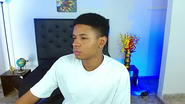 liiam3 online show from April 2026 08:57:01 PM