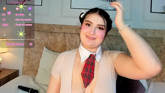 zoe moon   online show from April 2026 01:41:01 PM