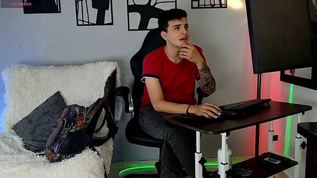 Snapshot of nico_pelusa chatting on February 2026 09:48:02 PM nico pelusa online show from February 2026 09:48:02 PM