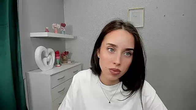 AdeleSolo online show from April 2026 05:41:01 AM