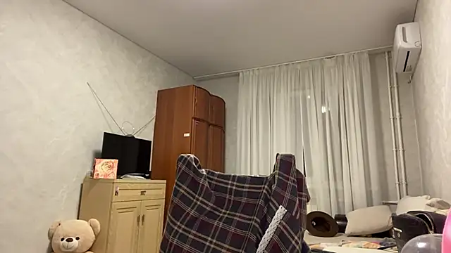 StephaniCute online show from April 2026 07:58:01 PM