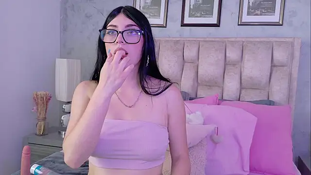IsabellaRossi online show from June 2026 05:37:01 PM