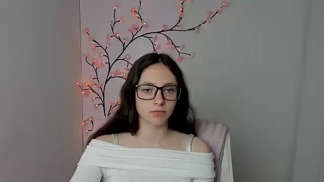 KissMeJulia online show from May 2026 05:36:02 AM