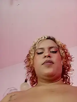 Snapshot of moni_bbw chatting on May 2026 05:51:01 PM moni bbw online show from May 2026 05:51:01 PM