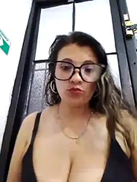 SKARLET KOVA online show from April 2026 01:10:02 AM