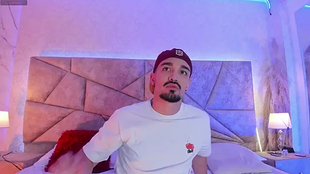 SavageCross1 online show from February 2026 07:59:01 PM