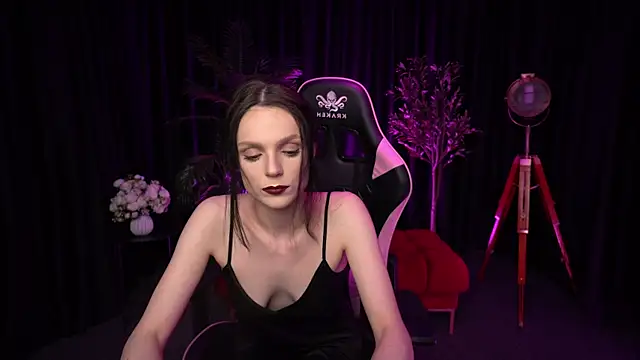 Snapshot of Wild_Alice_me chatting on April 2026 03:22:02 PM Wild Alice me online show from April 2026 03:22:02 PM