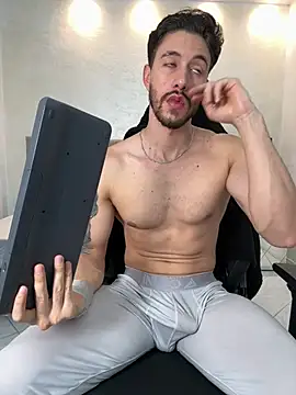 Snapshot of evans_campbell1 chatting on July 2026 01:08:01 AM evans campbell1 online show from July 2026 01:08:01 AM