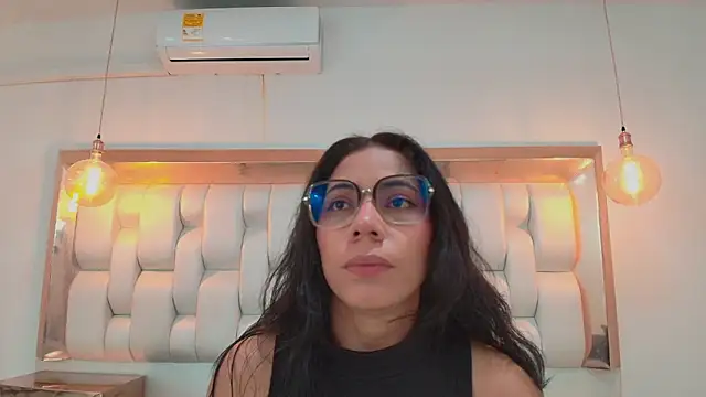 Snapshot of AzulMaveric chatting on June 2026 07:53:01 PM AzulMaveric online show from June 2026 07:53:01 PM