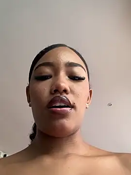 Snapshot of kali_rousse chatting on April 2026 12:22:01 PM kali rousse online show from April 2026 12:22:01 PM