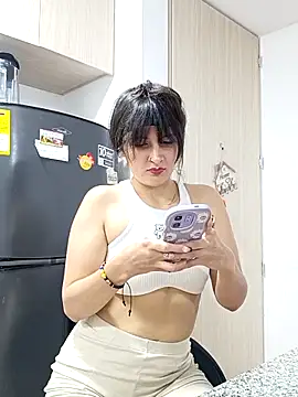 Cami carvajal online show from April 2026 12:01:01 AM