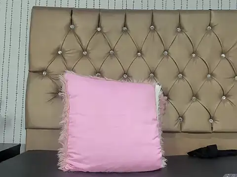 Snapshot of hanna_luciana chatting on April 2026 07:58:02 PM hanna luciana online show from April 2026 07:58:02 PM