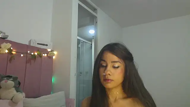 Snapshot of RebecaPalmer chatting on February 2026 05:52:01 AM RebecaPalmer online show from February 2026 05:52:01 AM