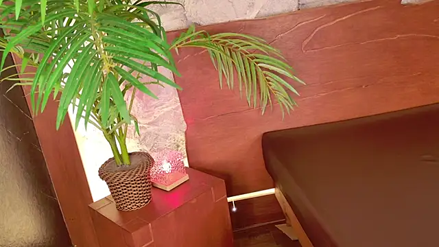 Rolyloren  online show from February 2026 04:16:01 PM