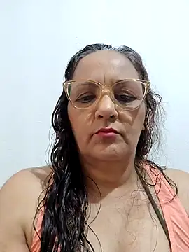 Snapshot of Noemipopi chatting on February 2026 01:40:02 PM Noemipopi online show from February 2026 01:40:02 PM