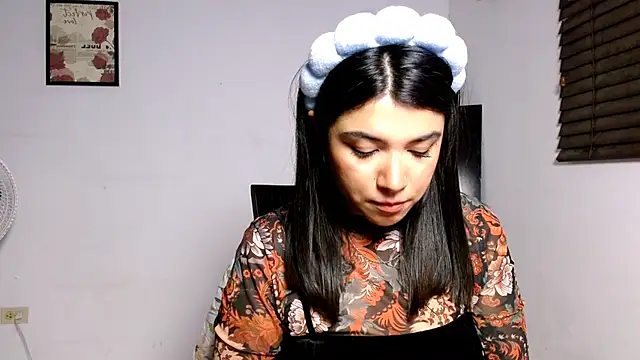 Snapshot of MiaDiamontLatin chatting on April 2026 03:09:02 AM MiaDiamontLatin online show from April 2026 03:09:02 AM