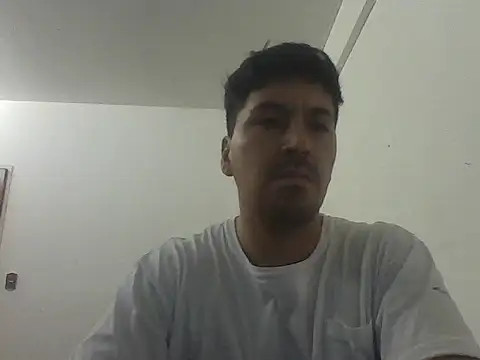 Snapshot of LeCorbu10 chatting on April 2026 04:19:01 AM LeCorbu10 online show from April 2026 04:19:01 AM