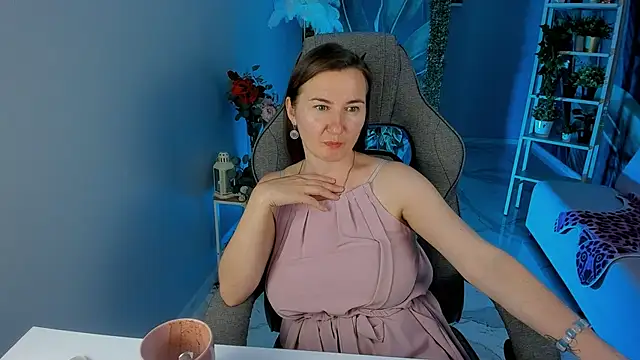 Snapshot of Golden_Dragon chatting on June 2026 09:14:01 AM Golden Dragon online show from June 2026 09:14:01 AM