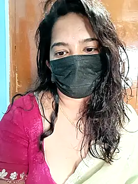 Snapshot of Sumaya-Reddy chatting on February 2026 06:03:01 AM Sumaya-Reddy online show from February 2026 06:03:01 AM