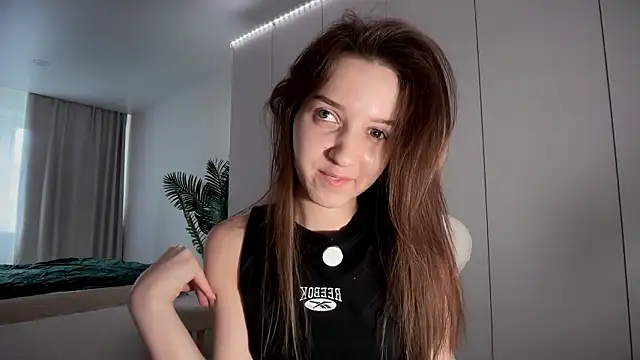 monnymoonn online show from March 2026 05:56:01 AM