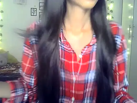 SIKSHA SINGH online show from April 2026 04:04:01 PM