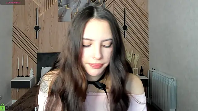 Snapshot of elise_robbie chatting on February 2026 01:04:01 AM elise robbie online show from February 2026 01:04:01 AM