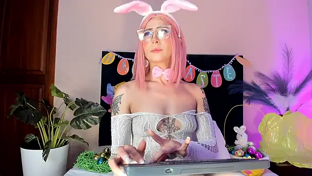 AnnaDenver online show from April 2026 12:33:01 AM