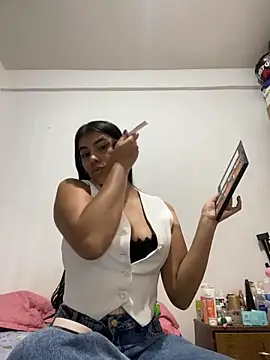 Snapshot of Alara_Key chatting on February 2026 10:53:01 PM Alara Key online show from February 2026 10:53:01 PM