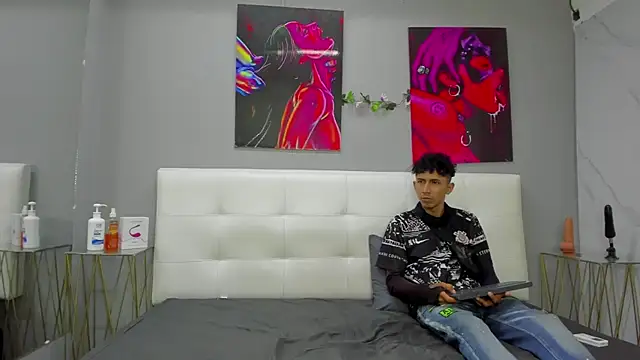 ahsly78Bryan online show from April 2026 08:03:01 PM