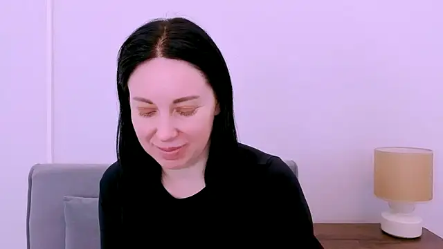 Snapshot of MiaFair chatting on April 2026 05:26:02 PM MiaFair online show from April 2026 05:26:02 PM