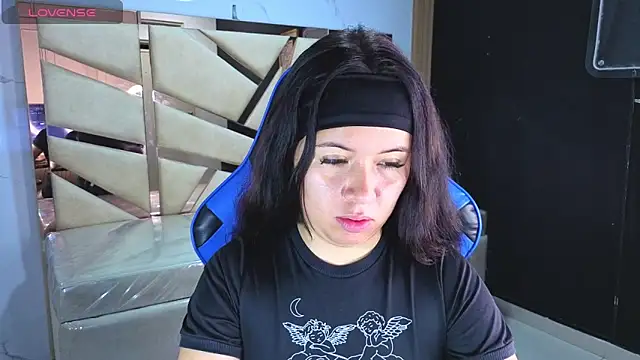 Kylia a online show from April 2026 01:12:02 PM