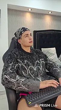 NewYoungHot online show from April 2026 08:31:01 PM