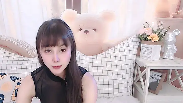 Snapshot of Luckmia333 chatting on February 2026 05:07:02 AM Luckmia333 online show from February 2026 05:07:02 AM