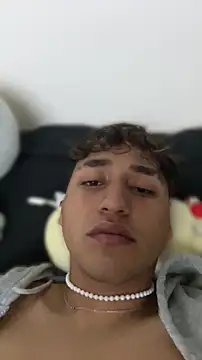 Snapshot of Alejandroml2 chatting on April 2026 07:52:01 AM Alejandroml2 online show from April 2026 07:52:01 AM