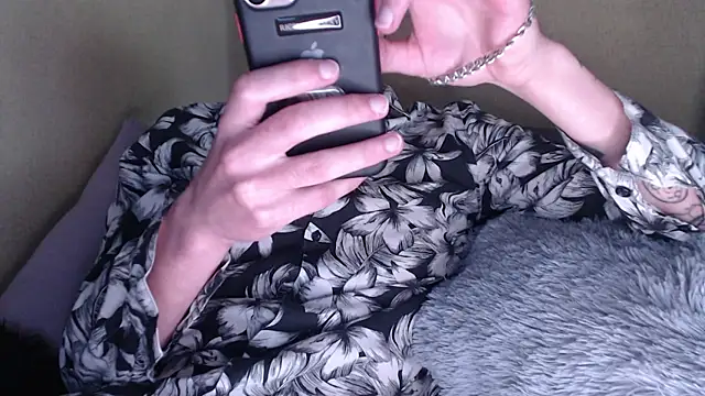 Snapshot of Samuel_Skywalker chatting on June 2026 07:33:02 AM Samuel Skywalker online show from June 2026 07:33:02 AM