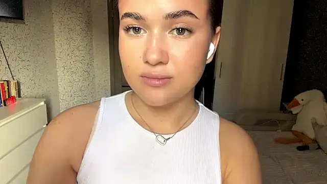 JoycelynUrion online show from April 2026 09:56:02 AM