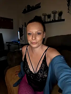 ZaramourXMrX online show from April 2026 07:07:01 PM