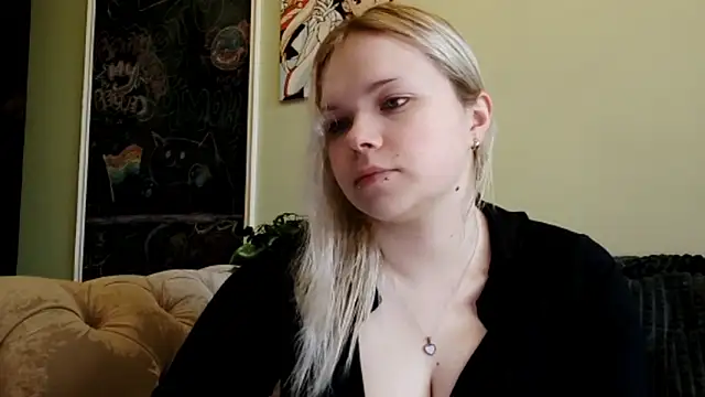 Snapshot of Karengilgun chatting on March 2026 01:17:02 PM Karengilgun online show from March 2026 01:17:02 PM