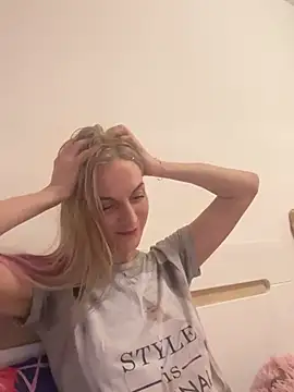 Snapshot of Faiiry_ chatting on February 2026 06:48:01 PM Faiiry online show from February 2026 06:48:01 PM