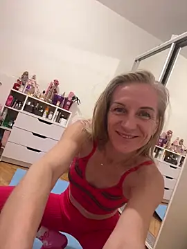 Snapshot of Faiiry_ chatting on March 2026 02:47:01 AM Faiiry online show from March 2026 02:47:01 AM