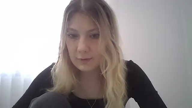 Foxy Bright online show from March 2026 12:34:01 PM