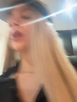 romanovanita online show from April 2026 05:24:01 AM