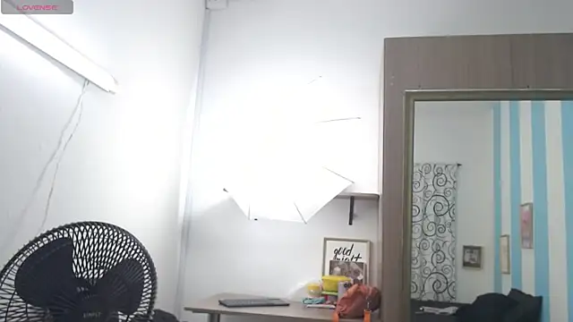 Snapshot of mia0207 chatting on February 2026 02:16:02 PM mia0207 online show from February 2026 02:16:02 PM