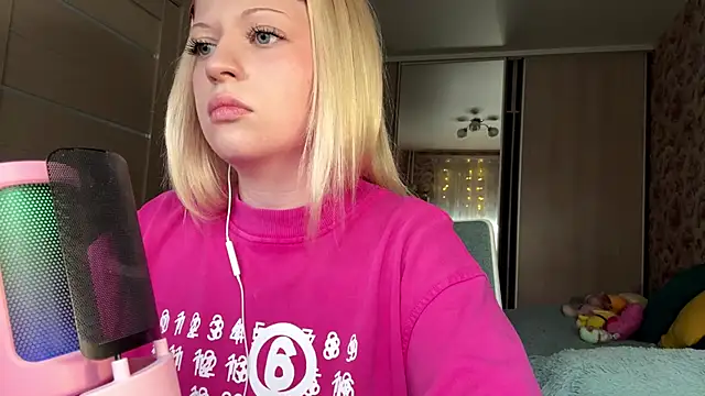 JeneeBIanks online show from March 2026 10:45:02 AM